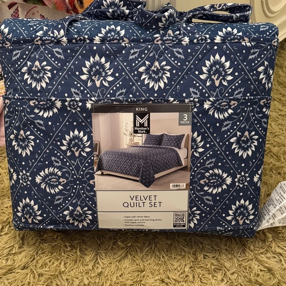 Mainstays Blue Velvet Quilt Set